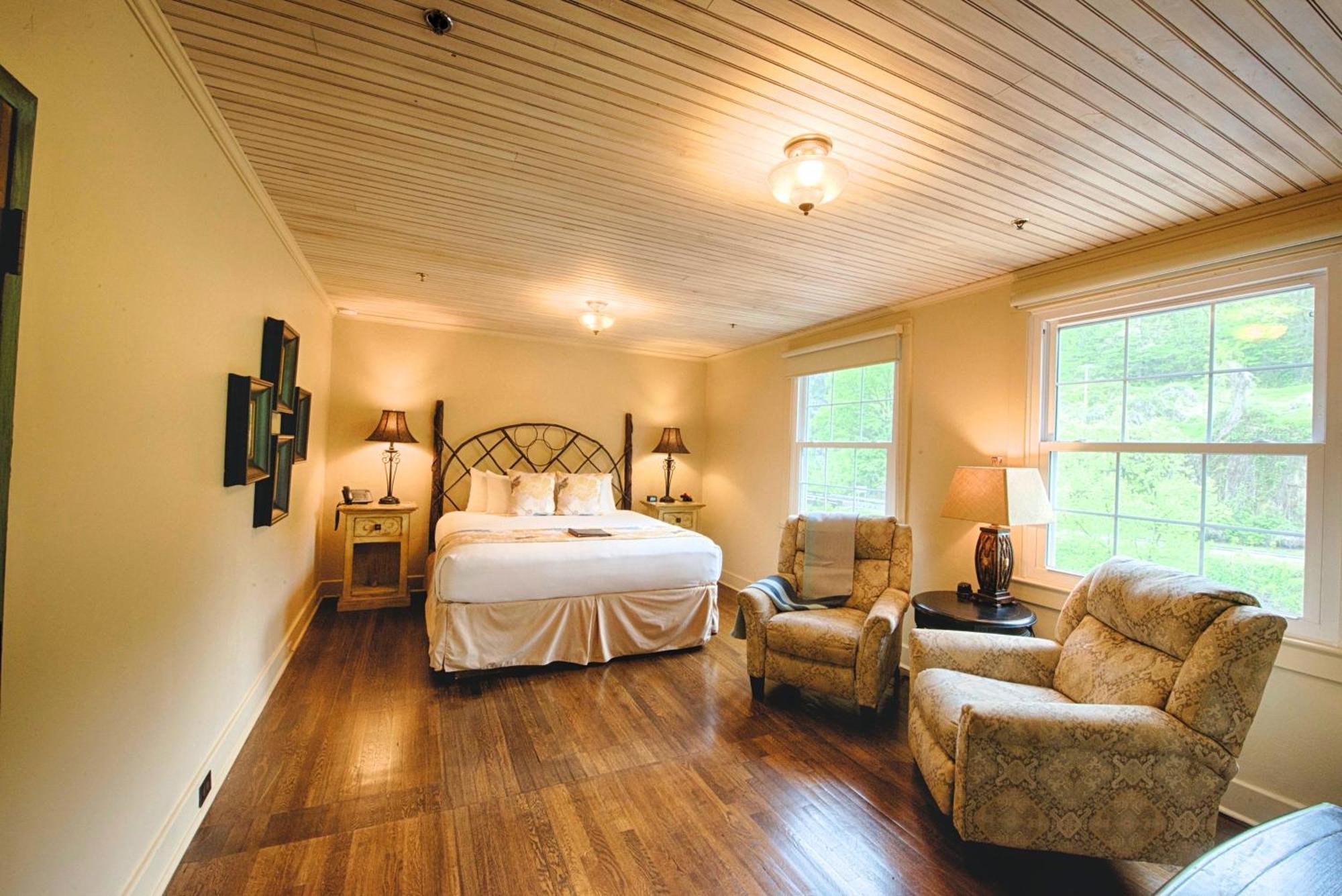 Historic Tapoco Lodge Resort Exterior photo